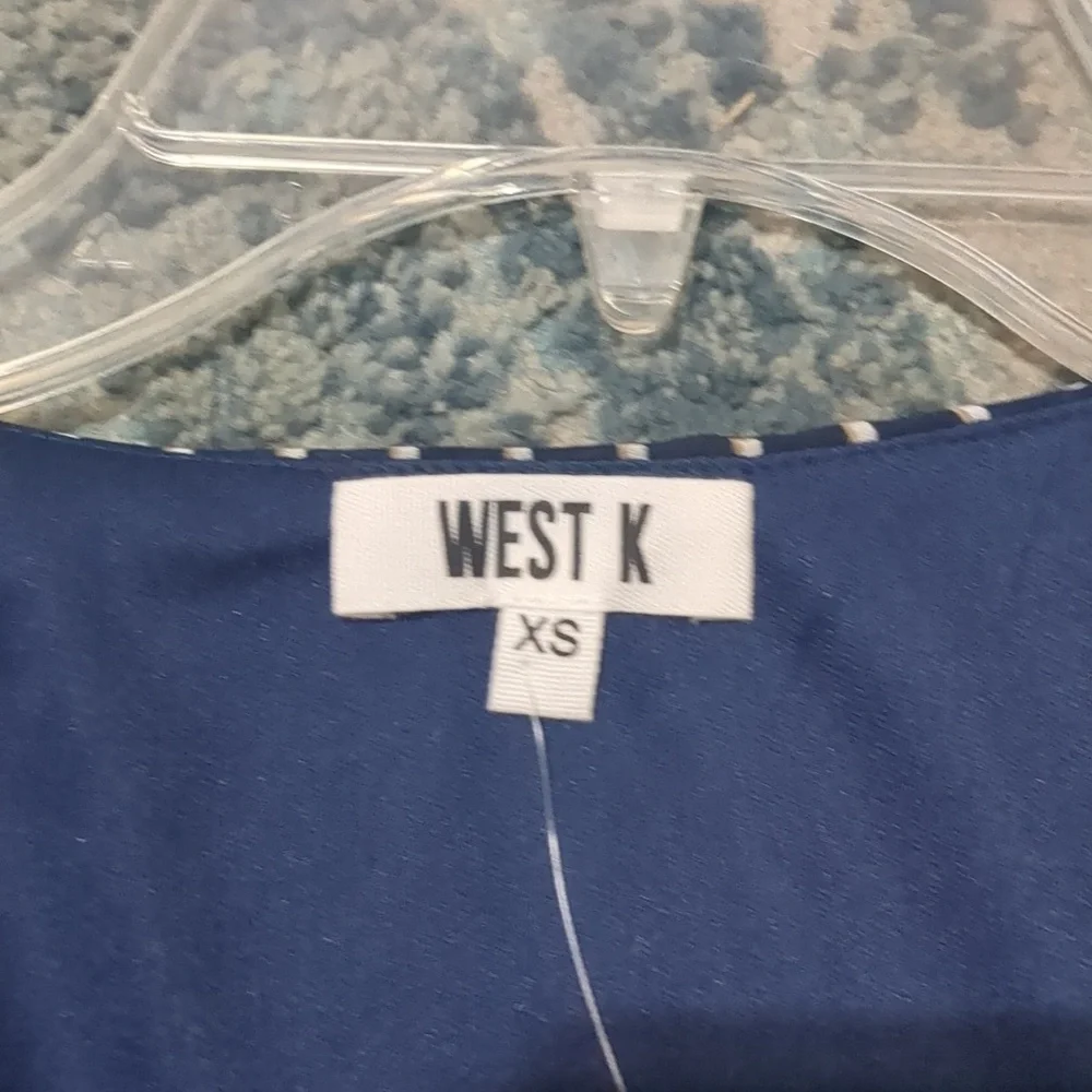 West K Sabrina ruffle tie front blouse size xs,styleTu41672-D 100%polyester - Picture 3 of 6